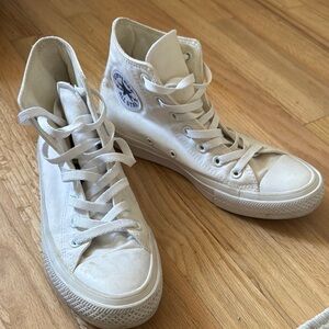 Converse chuck taylor High-Top Sneakers - White. Men’s 6 women’s 8